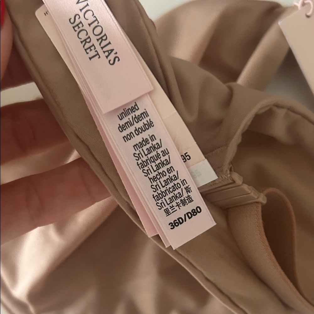 Victoria's Secret body by Victoria invisible lift bra - set of 2 nude and brown - Picture 2 of 3